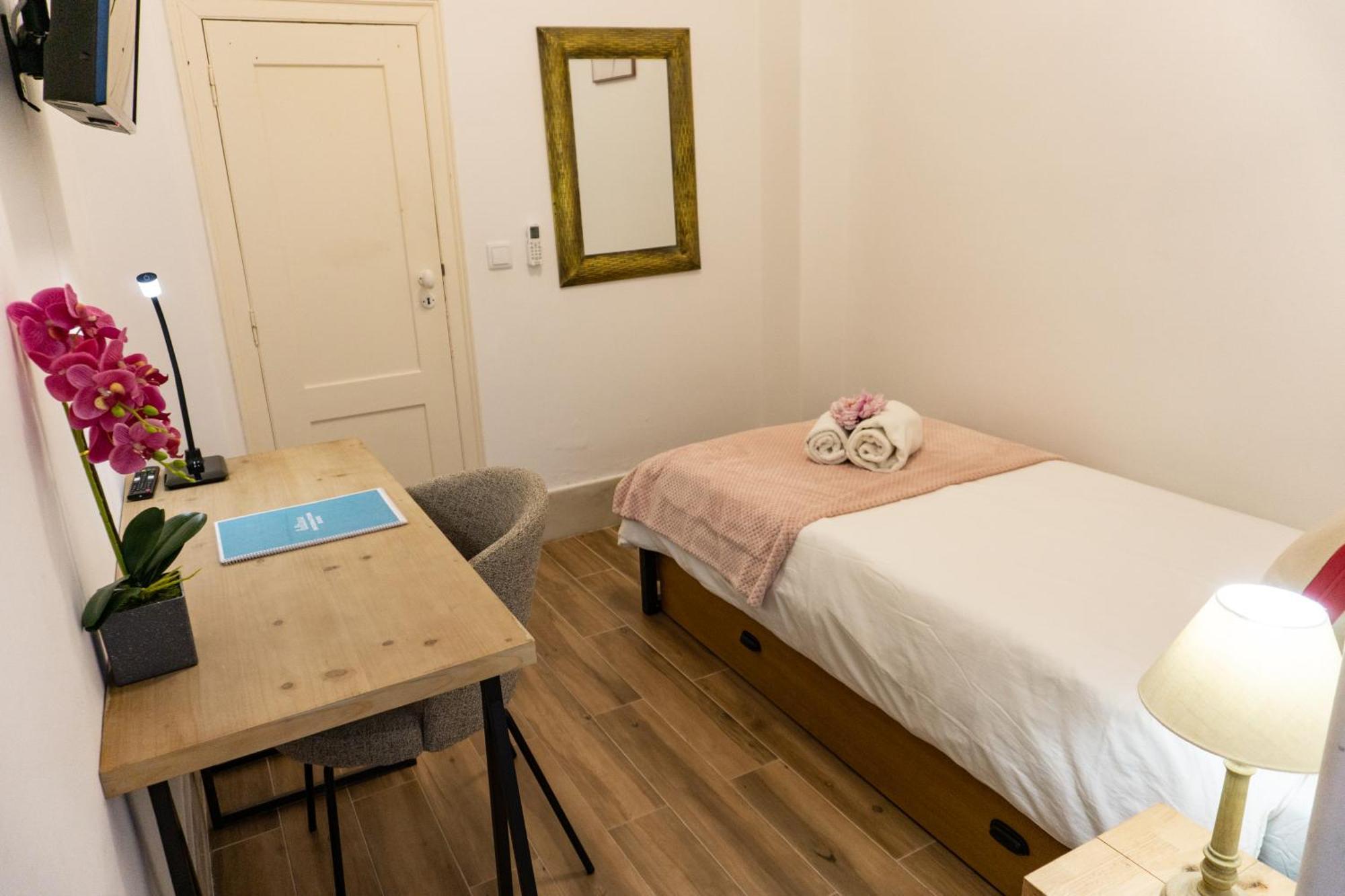 Lalitana Townhouse Hotel Lagos Quarto foto